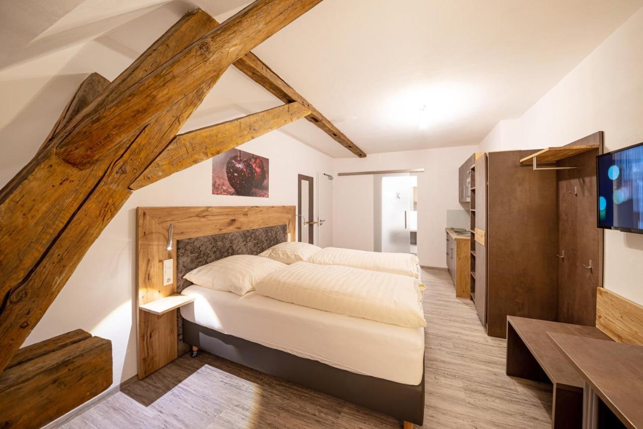 Gasthof Pension Zum Goldenen Hirschen Burgbernheim Екстер'єр фото