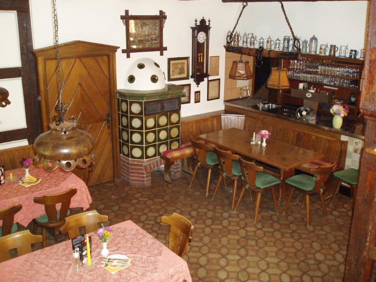 Gasthof Pension Zum Goldenen Hirschen Burgbernheim Екстер'єр фото